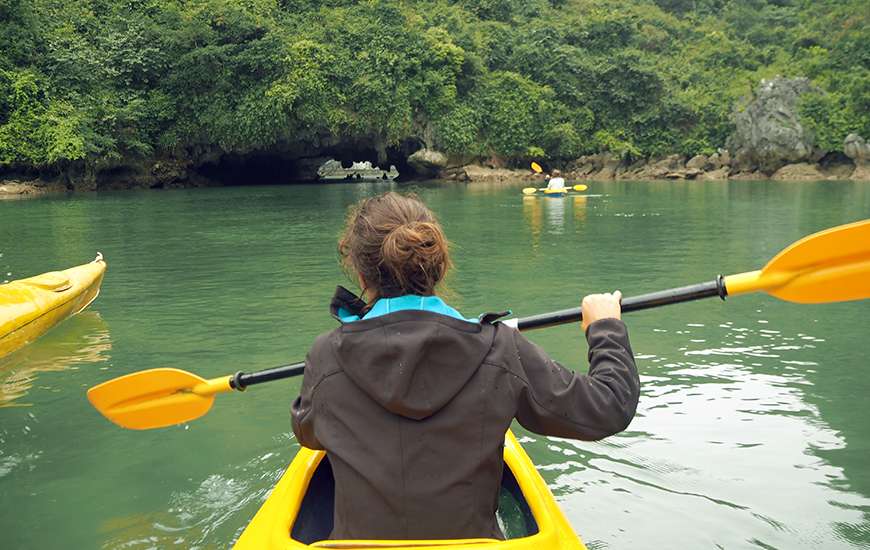  kayaking in Lan Ha Bay