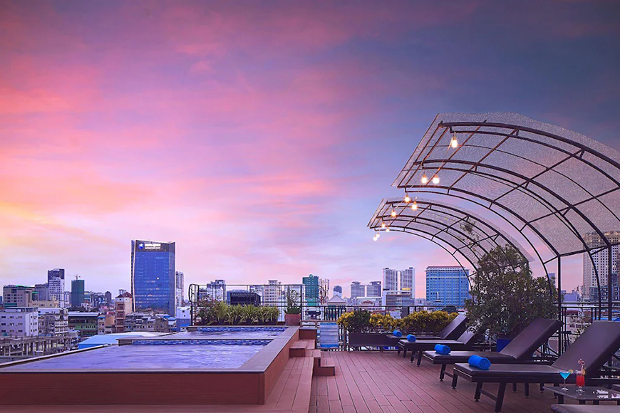 Luxury Hotel on Sisowath luxury-hotel-phnom-penh